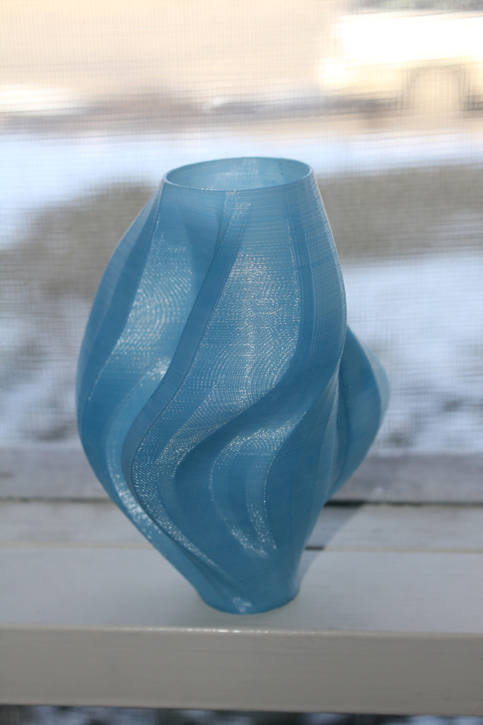 波浪状的花瓶